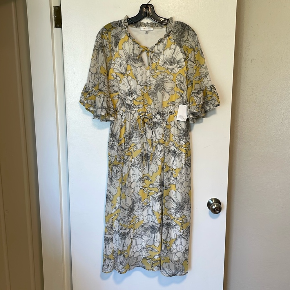 NWT Daily Thread Warm Sunflower Midi Dress. Medium
